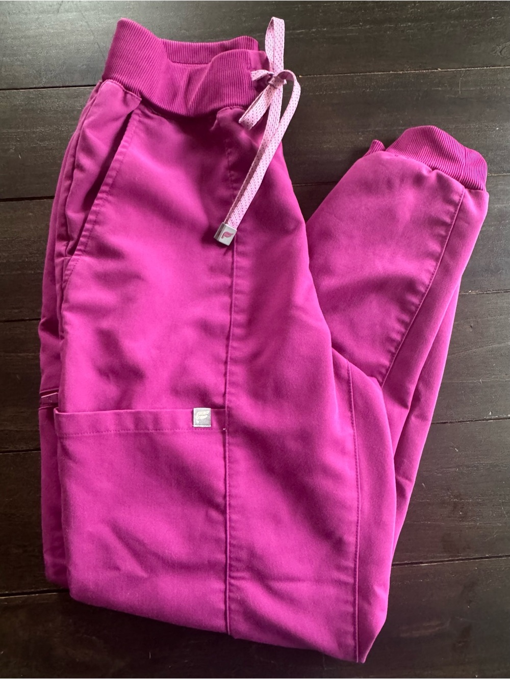 Fabletics Women’s scrub pant joggers Fuscia XS/S